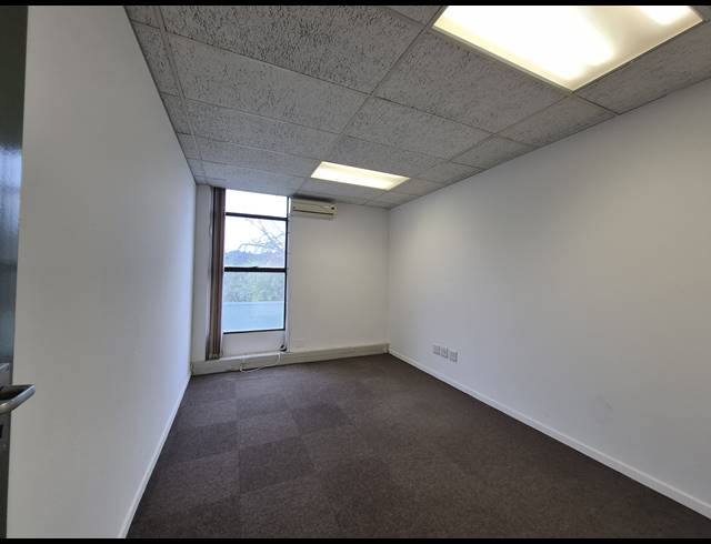419M² OFFICE TO LET IN CRAIGHALL
